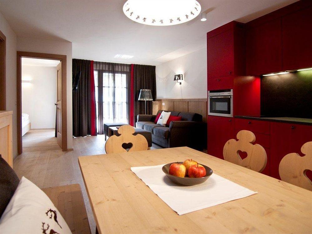 Zin Senfter 4*